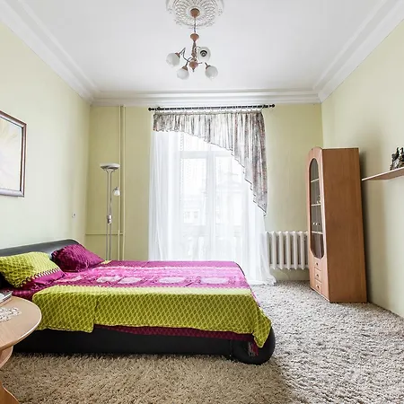 Aparment On Nezavisimosti 44 *