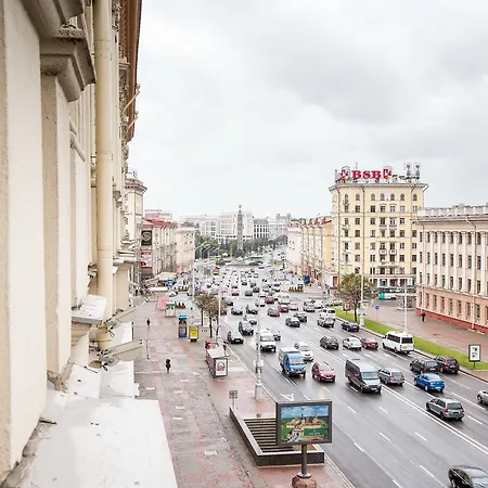 Aparment On Nezavisimosti 44 Апартаменти